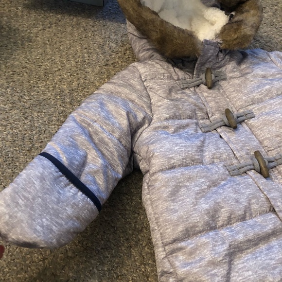 NWT Oshkosh Pram Suit with flip booties Size 6-9 months - Picture 4 of 8